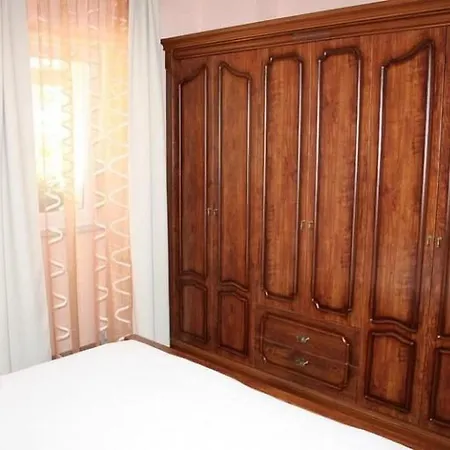 Grosse In Mit Eigener Terrasse By Interhome *