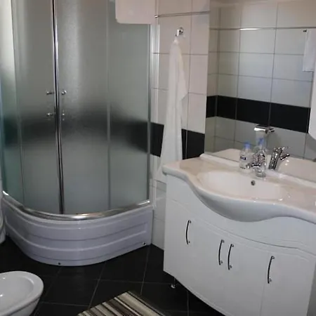 Daire Grosse In Mit Eigener Terrasse By Interhome Gabonjin