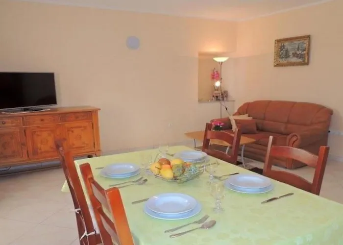 Grosse In Mit Eigener Terrasse By Interhome Daire